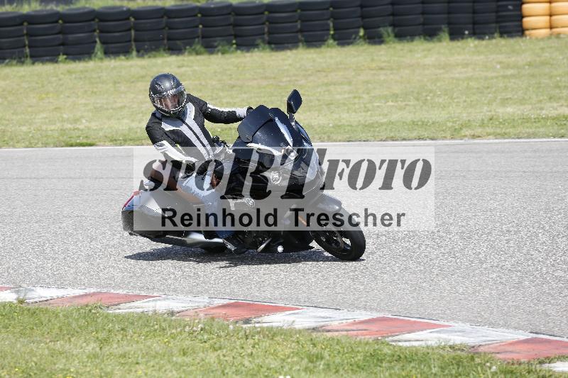 /Archiv-2025/09 22.04.2025 Cornu Master School ADR/rot-rouge/6